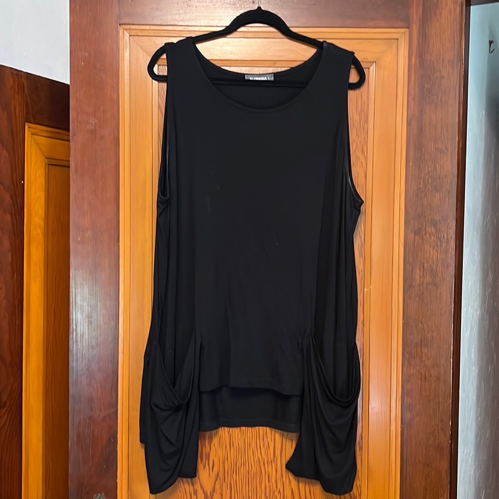 Alembika Sleeves Pocket Top
